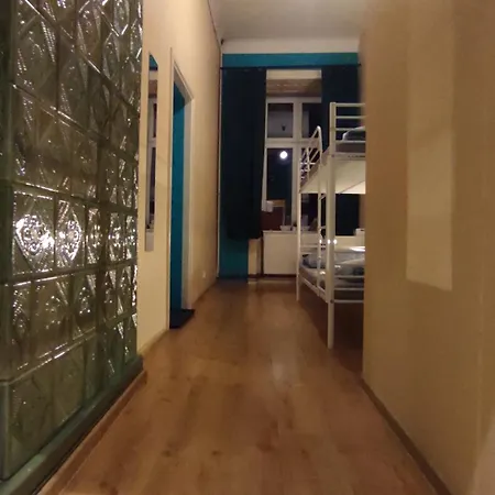 بيت شباب Girls *